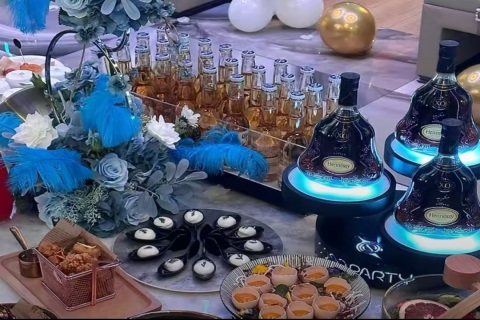 通化大型会所招聘，夜场招聘直聘礼仪接待服务员​